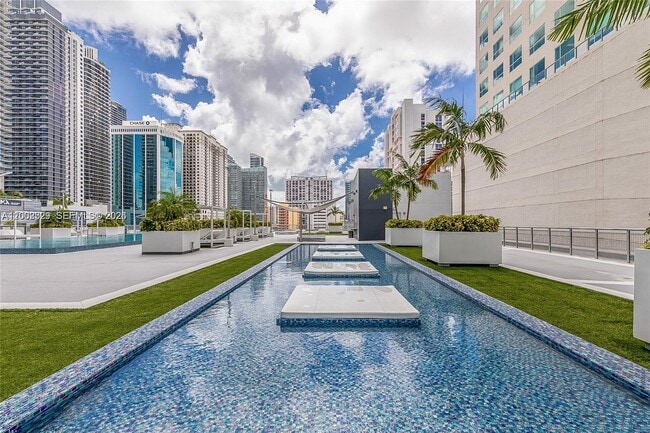 Building Photo - 690 SW 1st Ct