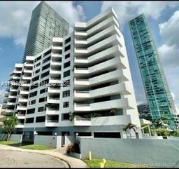 Building Photo - 555 NE 30th St