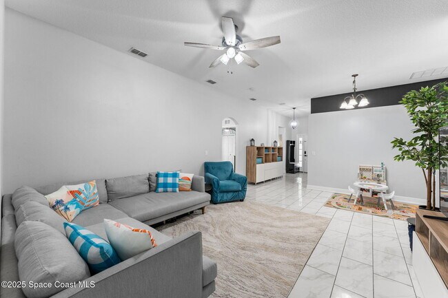 Building Photo - 301 Wishing Well Cir SW