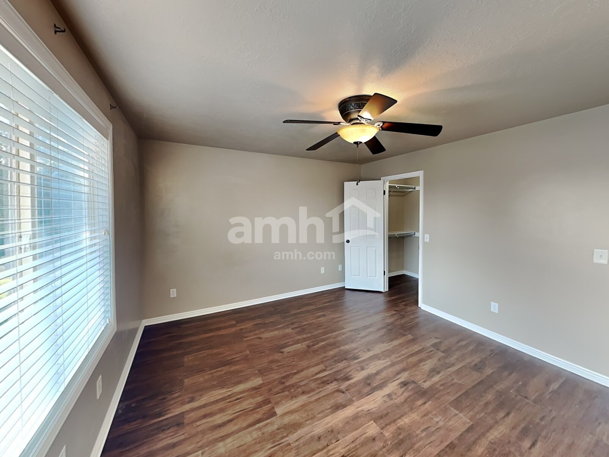 Building Photo - 307 S 1050 E