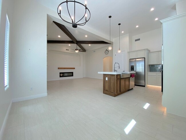 Building Photo - East El Paso 4 bed/ 2.5 Bath Refrig A/C