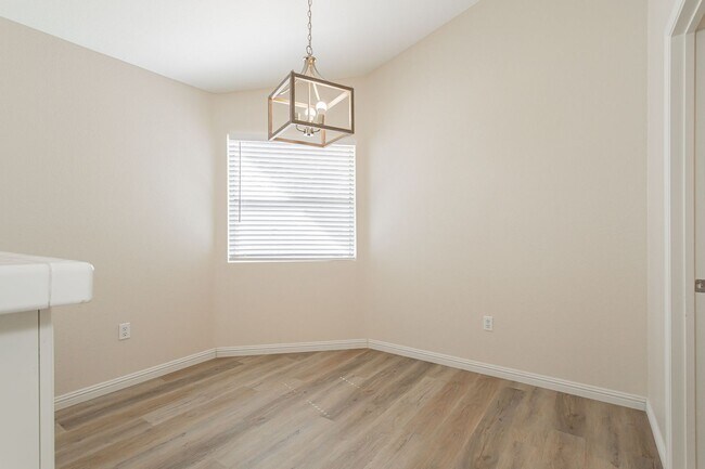Building Photo - Remodeled 3 Bed Single Story Home