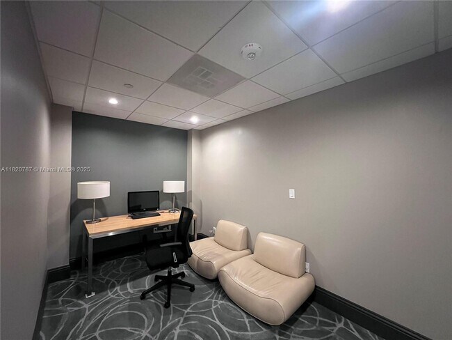 Building Photo - 770 Claughton Island Dr