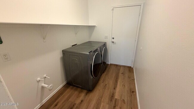 Building Photo - 22156 N Sunset Dr