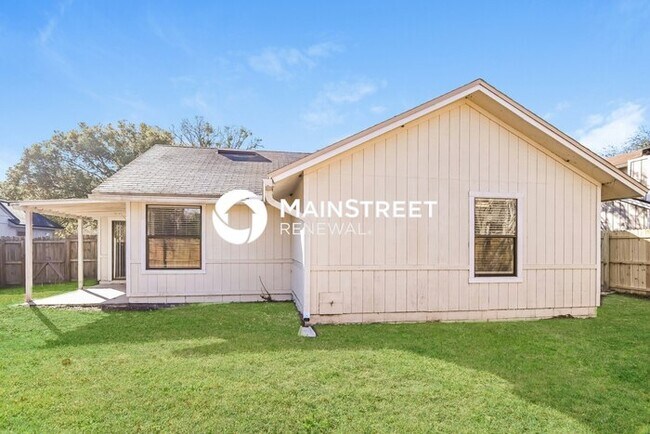 Building Photo - 3 Bedroom Pet-Friendly Home in JACKSONVILLE, FL with Main Street Renewal
