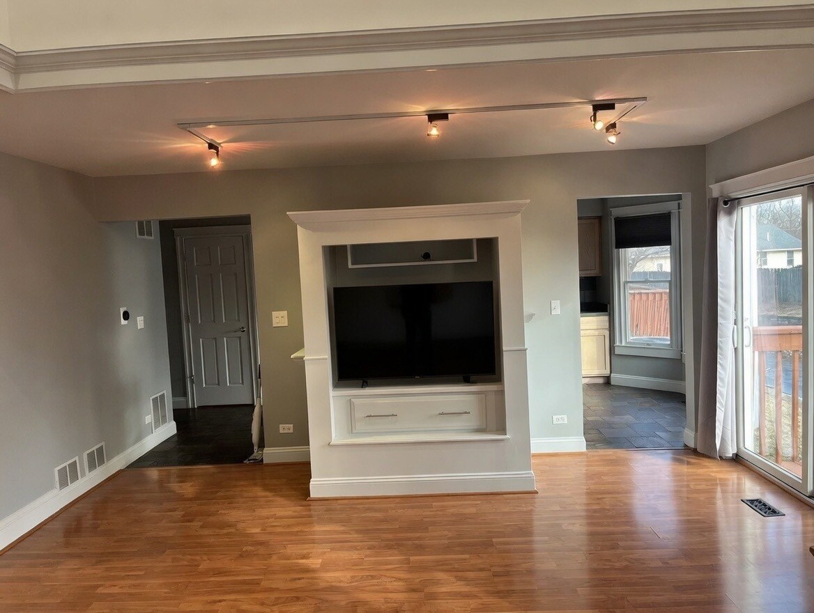 Building Photo - 203 Spring Point Dr