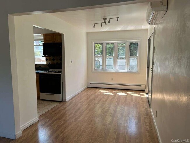 Building Photo - 63 I U Willets Rd