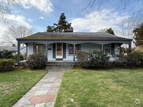 Building Photo - 38 Highland St