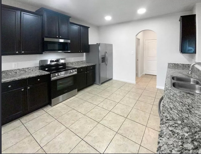 Kitchen2 - 20000 Woodrow Wilson St