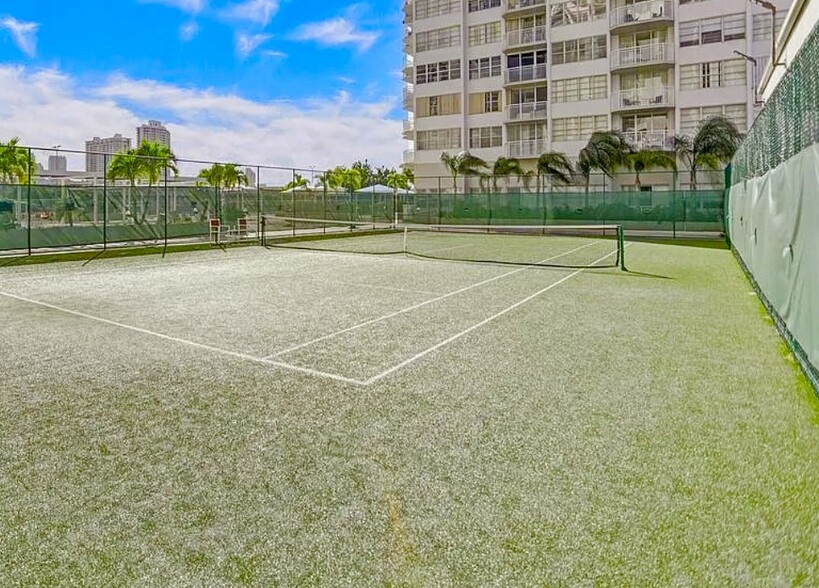 NEW TENNIS COURT - 18041 Biscayne Blvd