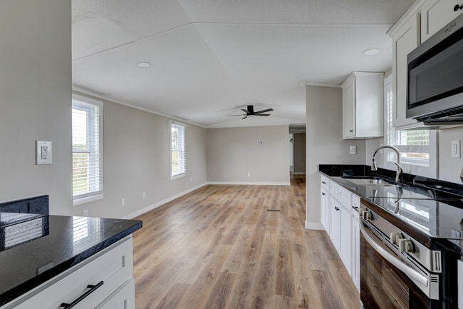 Building Photo - 295 Seays Rd