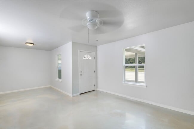 Building Photo - 634 Luke St