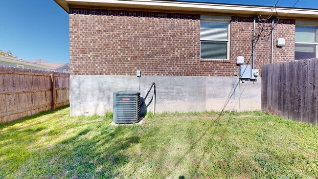 Building Photo - Amazing Duplex in Harker Heights with stained concrete flooring!
