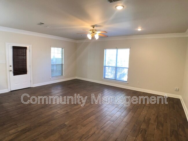 Building Photo - 25857 Linwood Rd