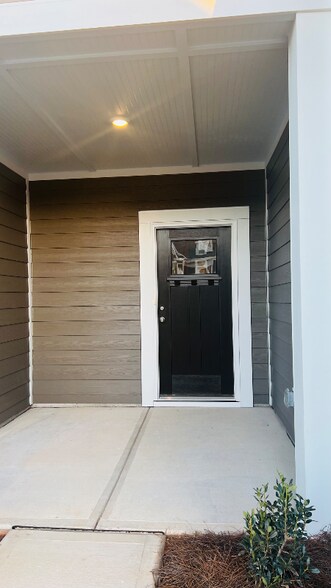 Building Photo - 757 Kitfox Dr NW