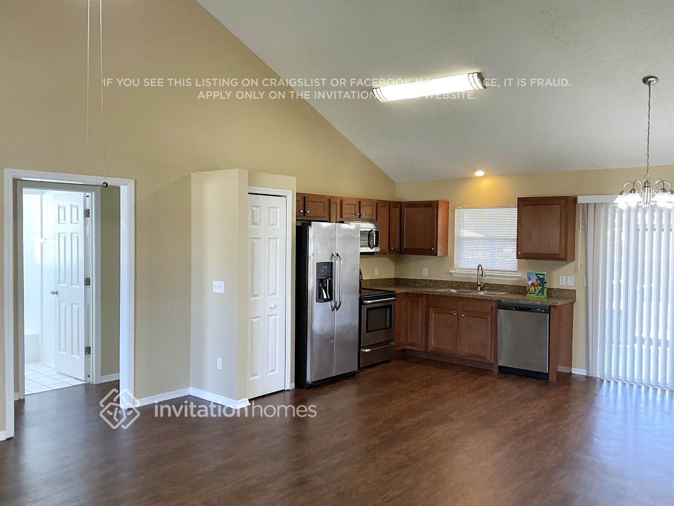 Building Photo - 1465 3rd Ave