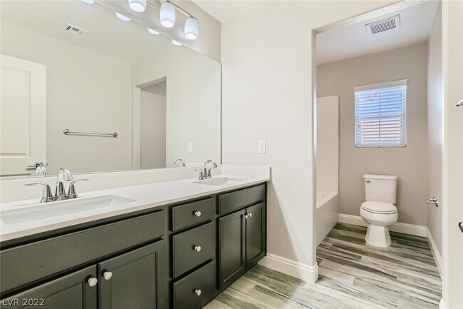 Building Photo - 9601 Abbey Pond Ave