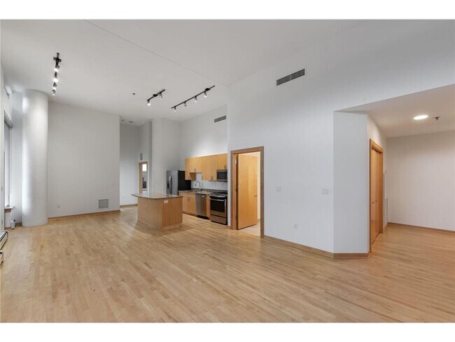 Building Photo - 1120 S 2nd St