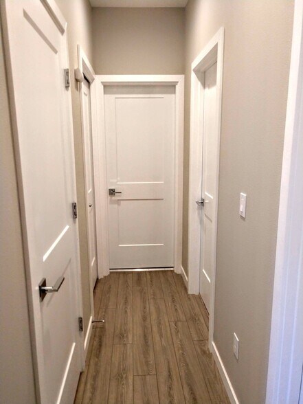 Building Photo - 1906 SE Tacoma St