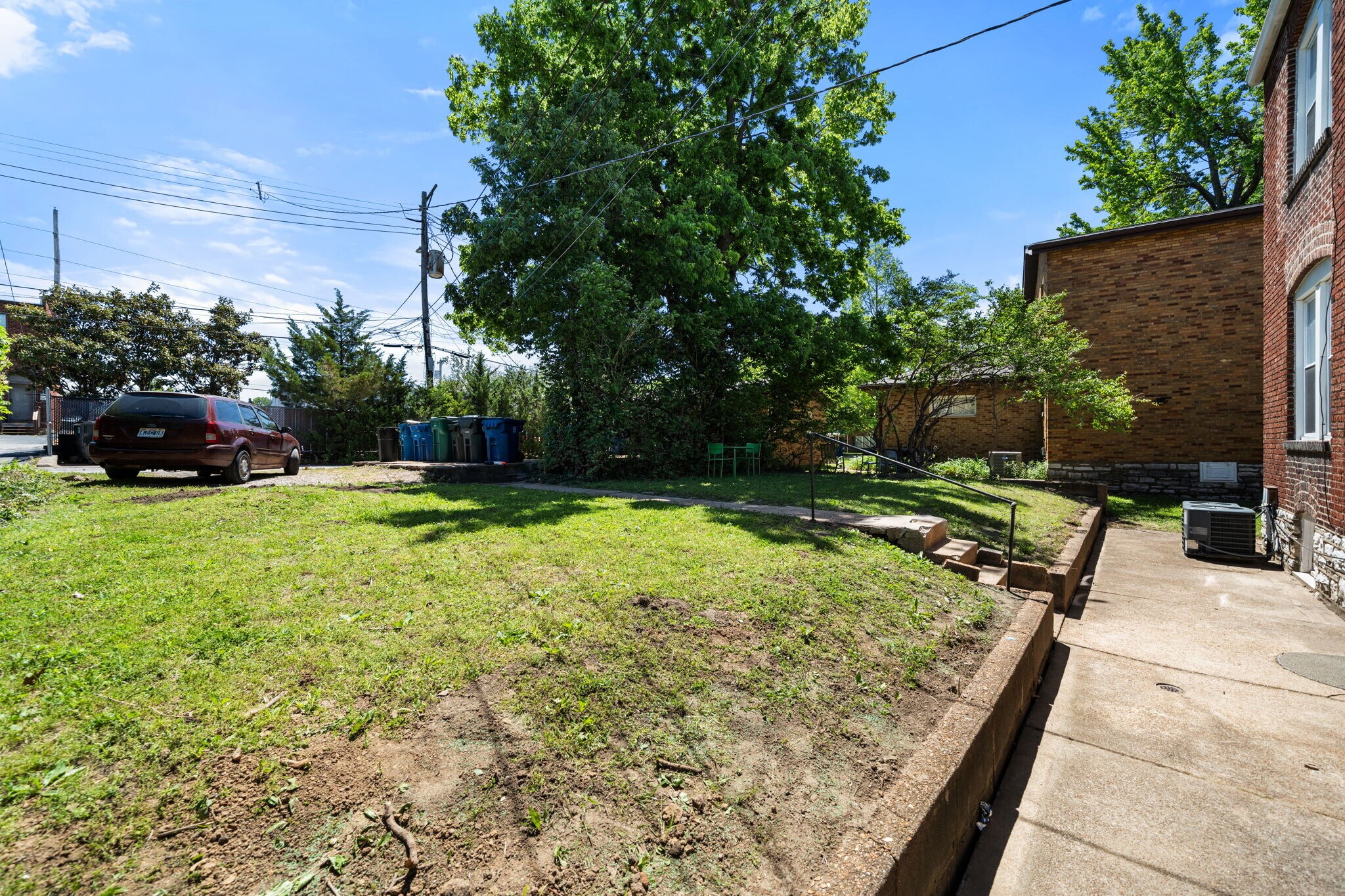 Building Photo - 1030 Commodore Dr