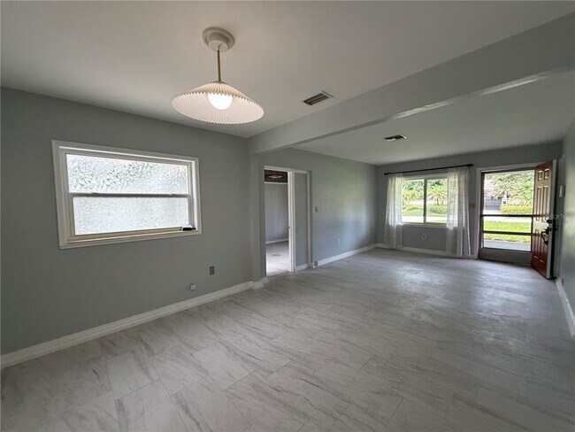 Building Photo - 710 Winthrop Pl