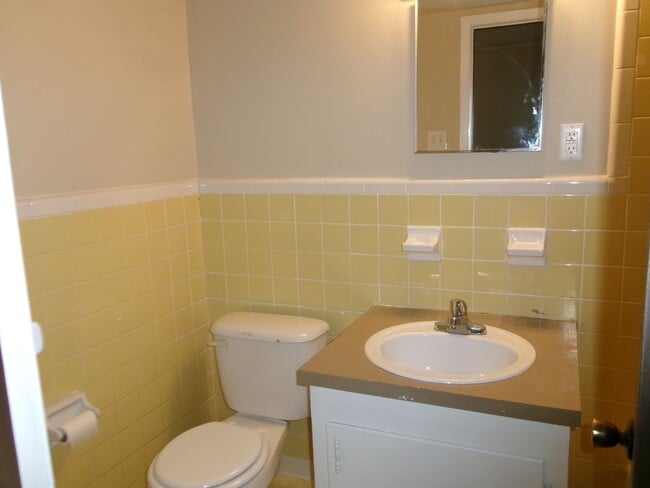 Building Photo - 6218 Blynn Dr