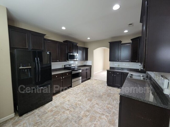 Building Photo - 1 Redwolf Ln