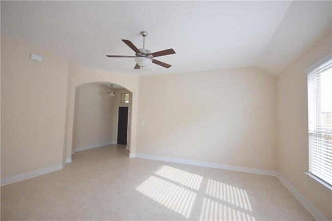 Building Photo - 420 Blue Waterleaf Ln