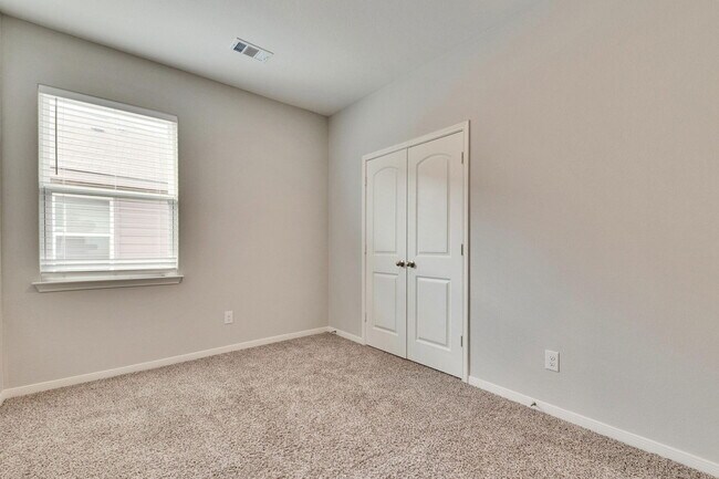 Building Photo - 213 Mount Vernon Way