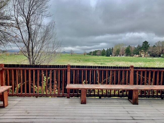 Building Photo - Gorgeous Gunbarrel Home on Cul-de-Sac!