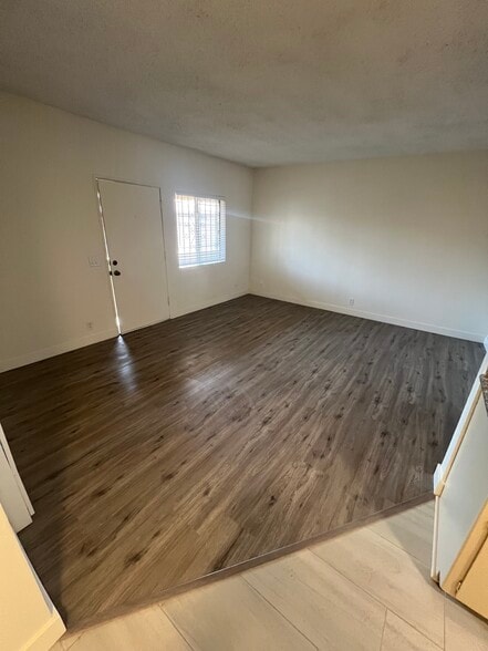Building Photo - 821 W Colden Ave