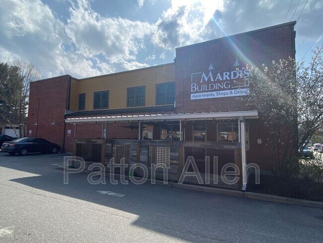 Building Photo - 444 Haywood Rd