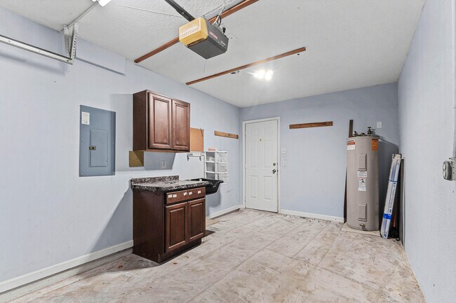 Building Photo - 13789 Yarmouth Dr