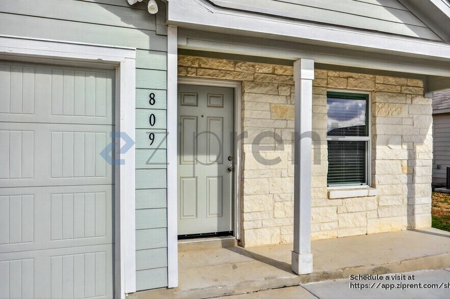 Building Photo - 809 Riviera Ct