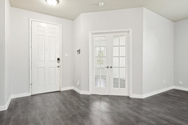 Building Photo - 9205 Benevolent Ct