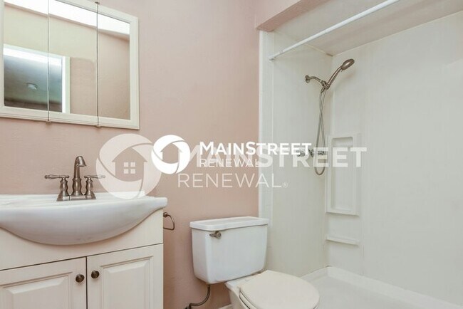 Building Photo - 3 Bedroom Pet-Friendly Home in Fort Worth, TX with Main Street Renewal