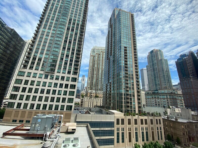 Building Photo - 663 N State St