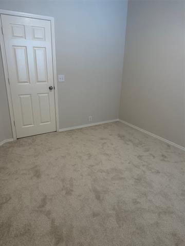 Building Photo - 2004 Golden Oak Dr