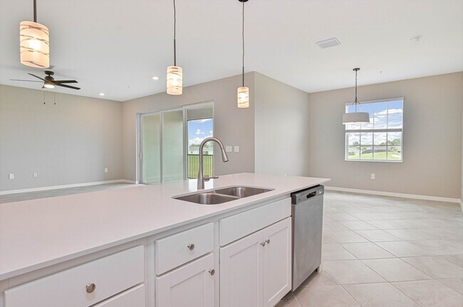 Building Photo - NEW CONSTRUCTION - 2/2 + Loft & 1 Car Garage in Ibis Landing!