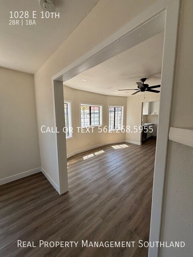 Building Photo - 1028 E 10th-