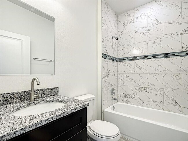 Building Photo - 406 Marion Oaks Trail