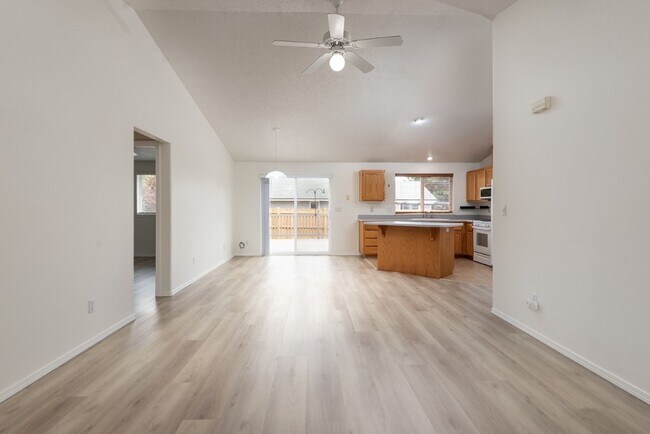 Building Photo - 63251 Gallop Ct