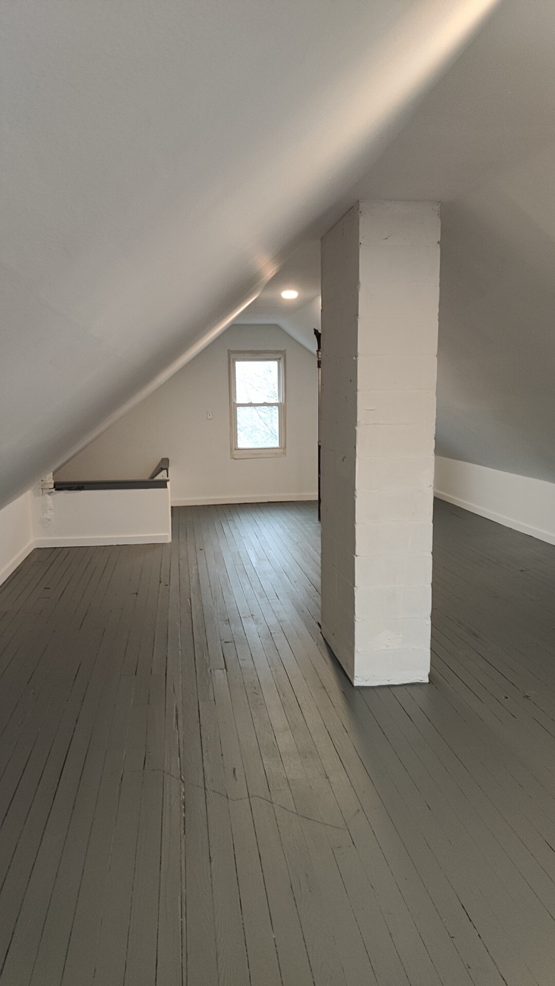 Building Photo - 4082 E 143rd St
