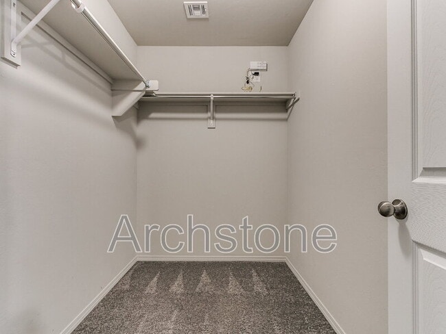 Building Photo - 1308 Dustin Dr