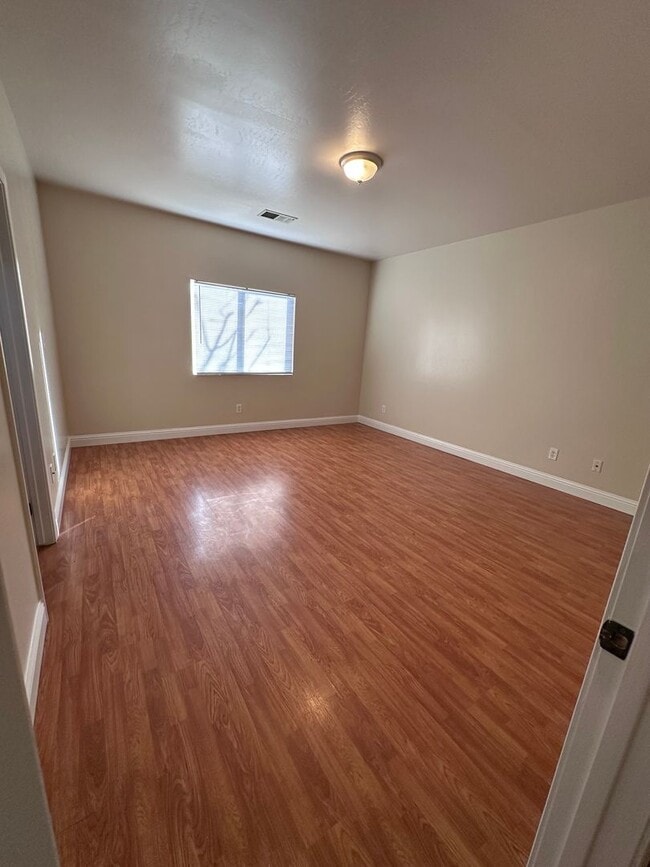 Building Photo - 615 New Zealand Dr