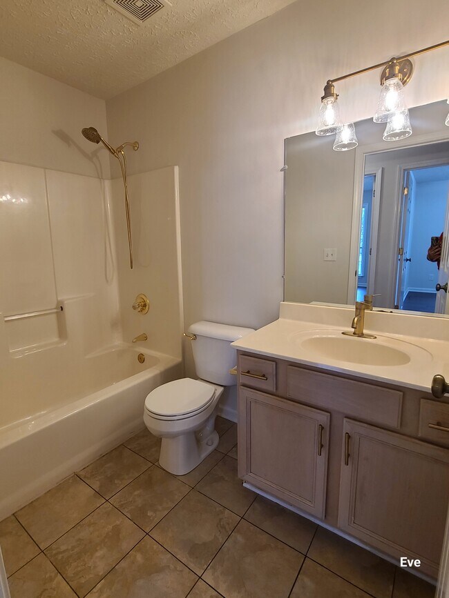 Building Photo - 2733 Airwood Dr