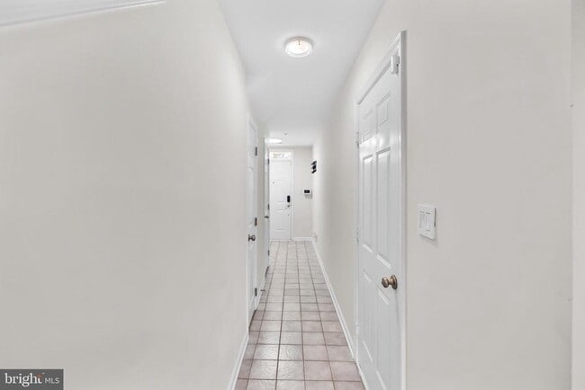 Building Photo - 381 Livermore Ln