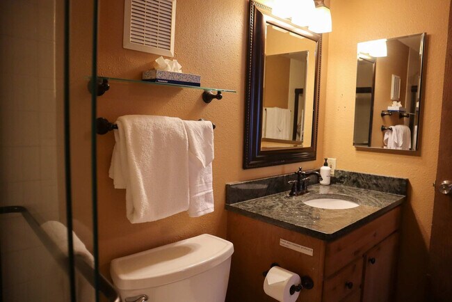 Building Photo - 455 Village Rd