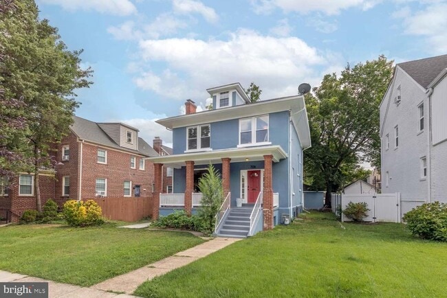 Primary Photo - 706 Van Buren St NW