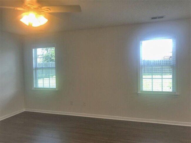 Building Photo - Windsor Park, popular Leland community, 3B...